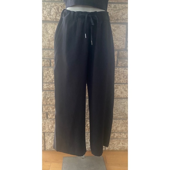 Lululemon On the Fly Wide-Leg 7/8 Pant - Picture 3 of 9